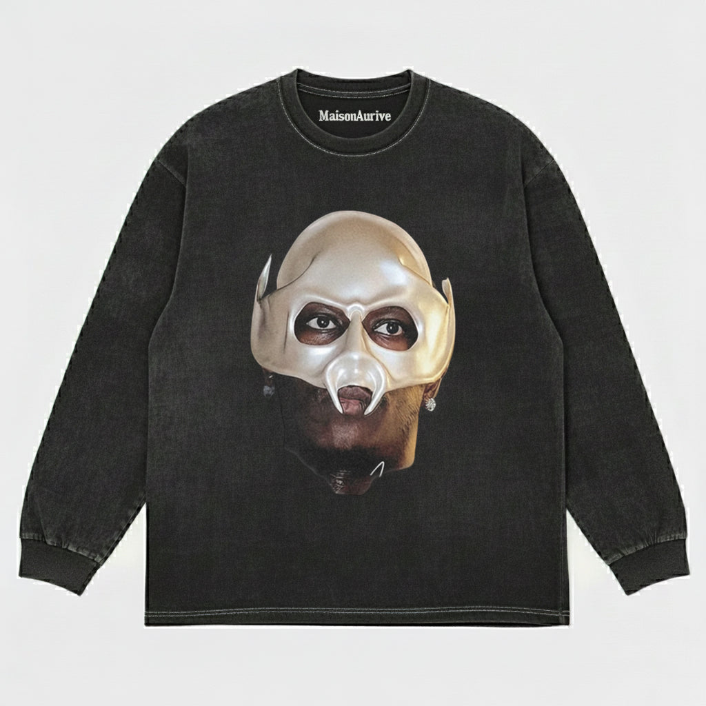 MaisonAurive Washed Edgy Tee – Gemaskerde Rapper Portret Houtskool