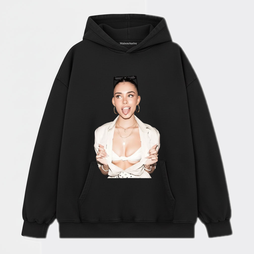 MaisonAurive ウォッシュド ヒップホップ T シャツ – ブラック |マディソン・ビールの「Tongue Out」グラフィック