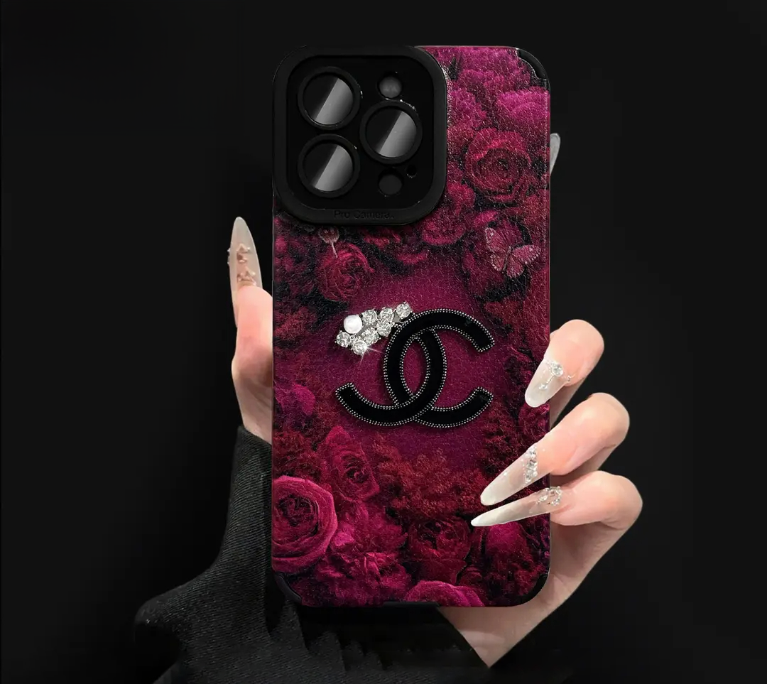 Luksus Velvet Rose Cover til iPhone – Fuld linsebeskyttelse