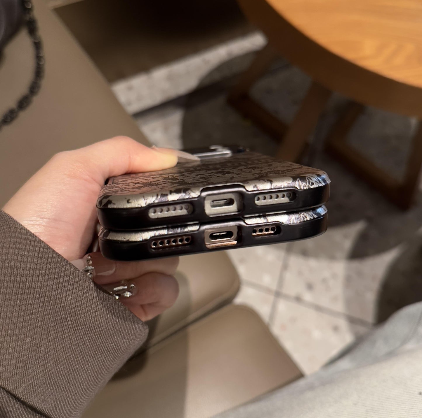 Chic Floral Design iPhone Case — Premium Protection with Elegant Design