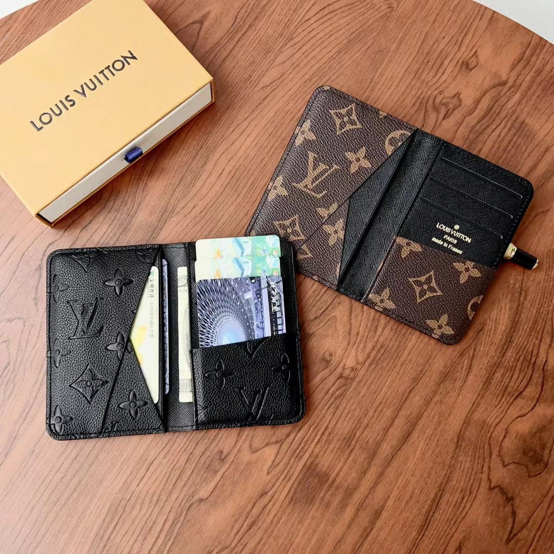 محافظ Lou Checkered & Monogram الأنيقة
