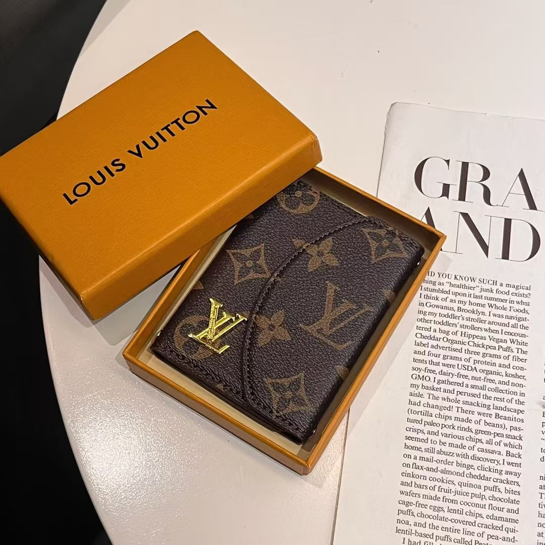 Luksus Lou & Luksus-inspireret Monogram Compact Wallet Collection