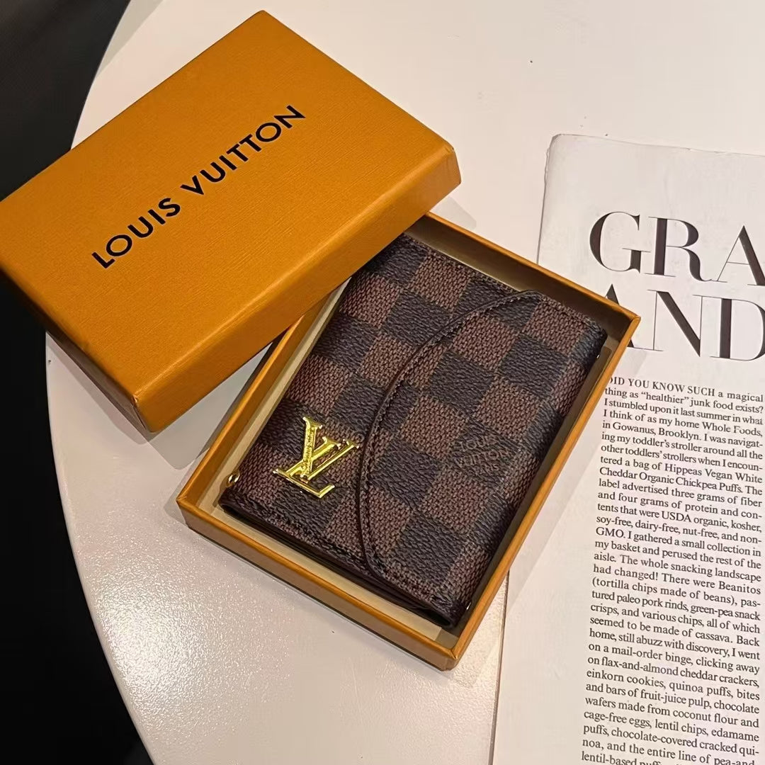 Luksus Lou & Luksus-inspireret Monogram Compact Wallet Collection