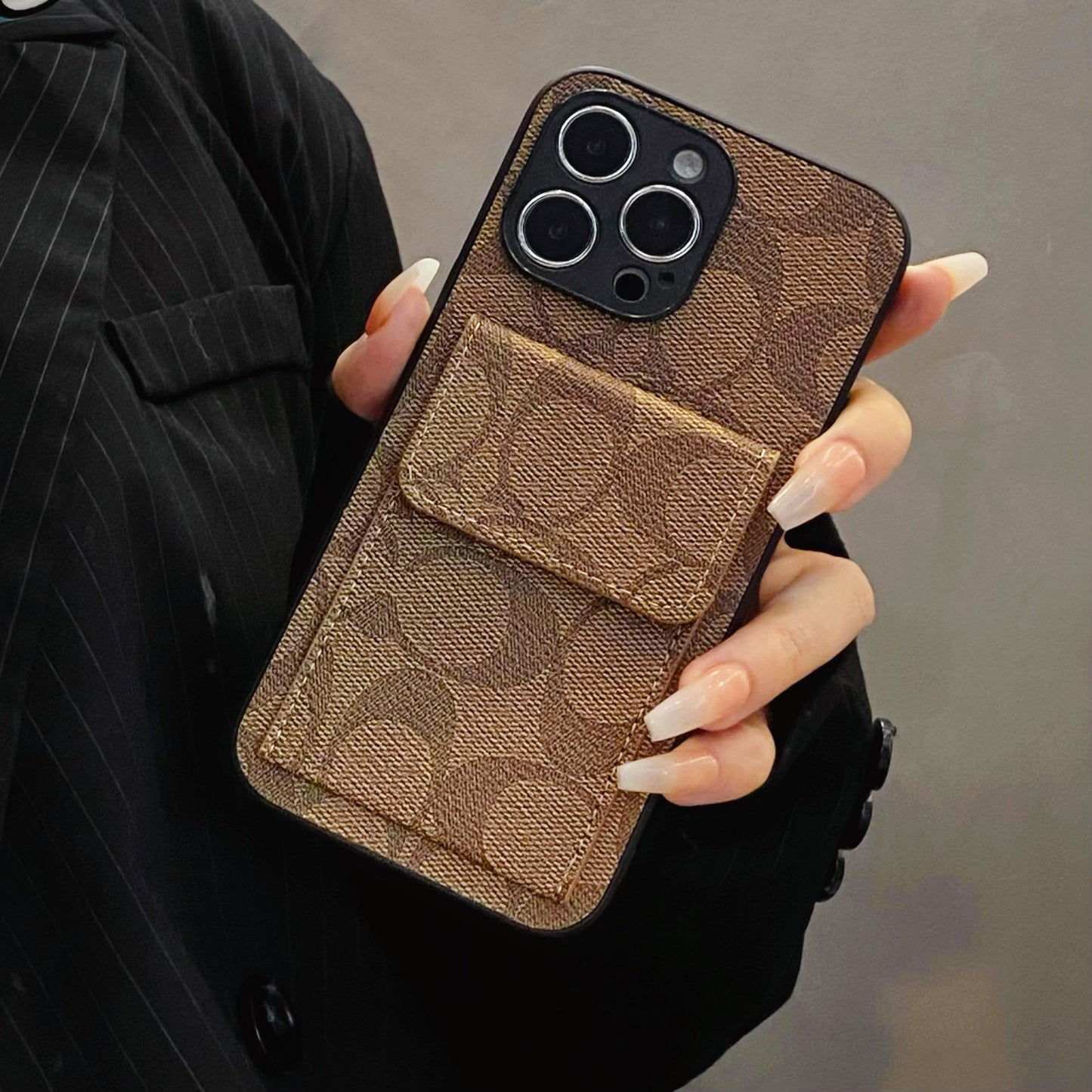Klassisk iPhone-etui med pung lysebrun-HP240513