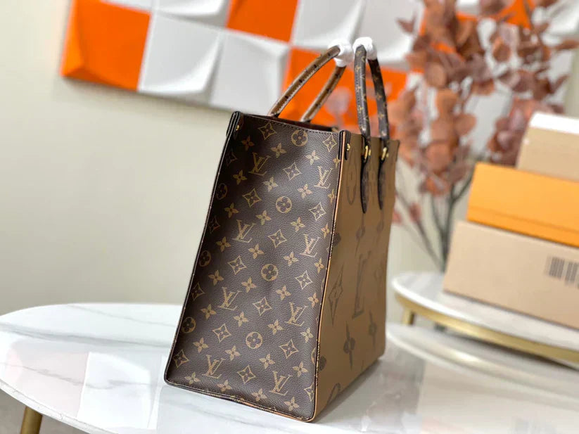 Luxe 모노그램 가죽 토트백