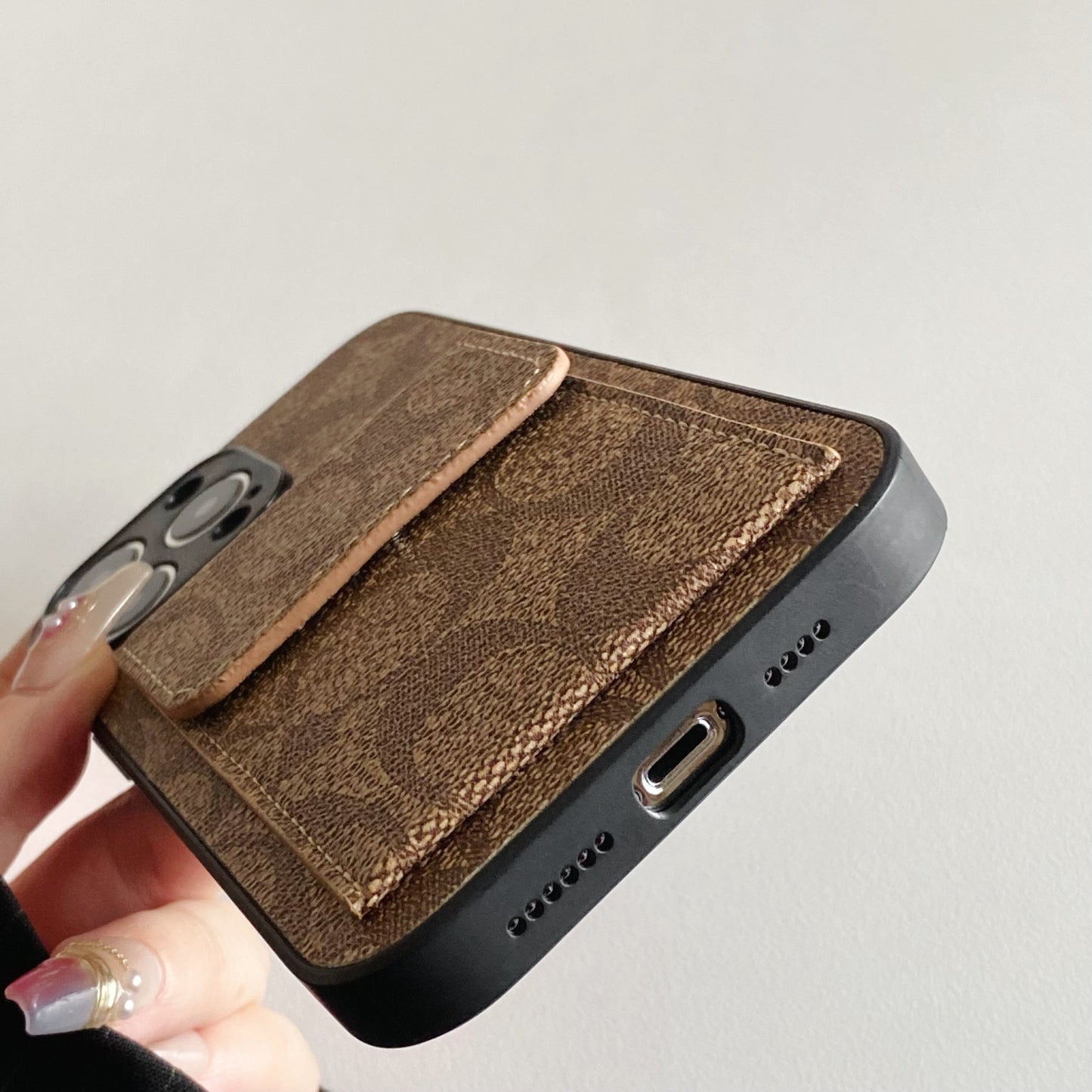 Klassisk iPhone-etui med pung lysebrun-HP240513