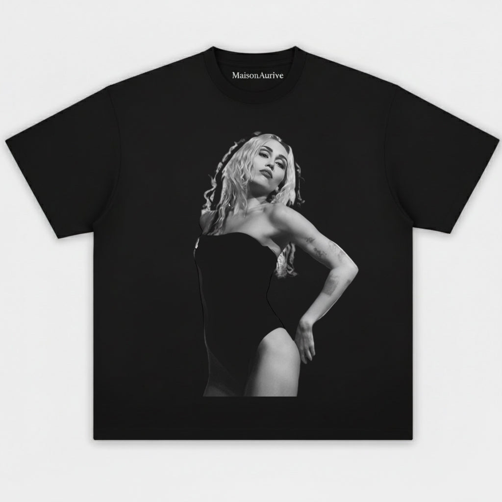 मैसनन्यूवे वॉश्ड एजी स्ट्रीट टी - माइली साइरस पोर्ट्रेट वॉटर वॉश्ड चारकोल