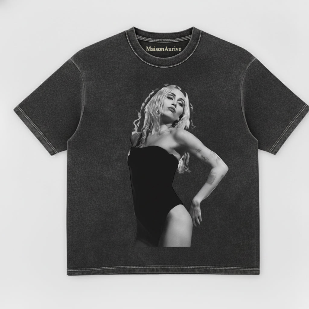 मैसनन्यूवे वॉश्ड एजी स्ट्रीट टी - माइली साइरस पोर्ट्रेट वॉटर वॉश्ड चारकोल