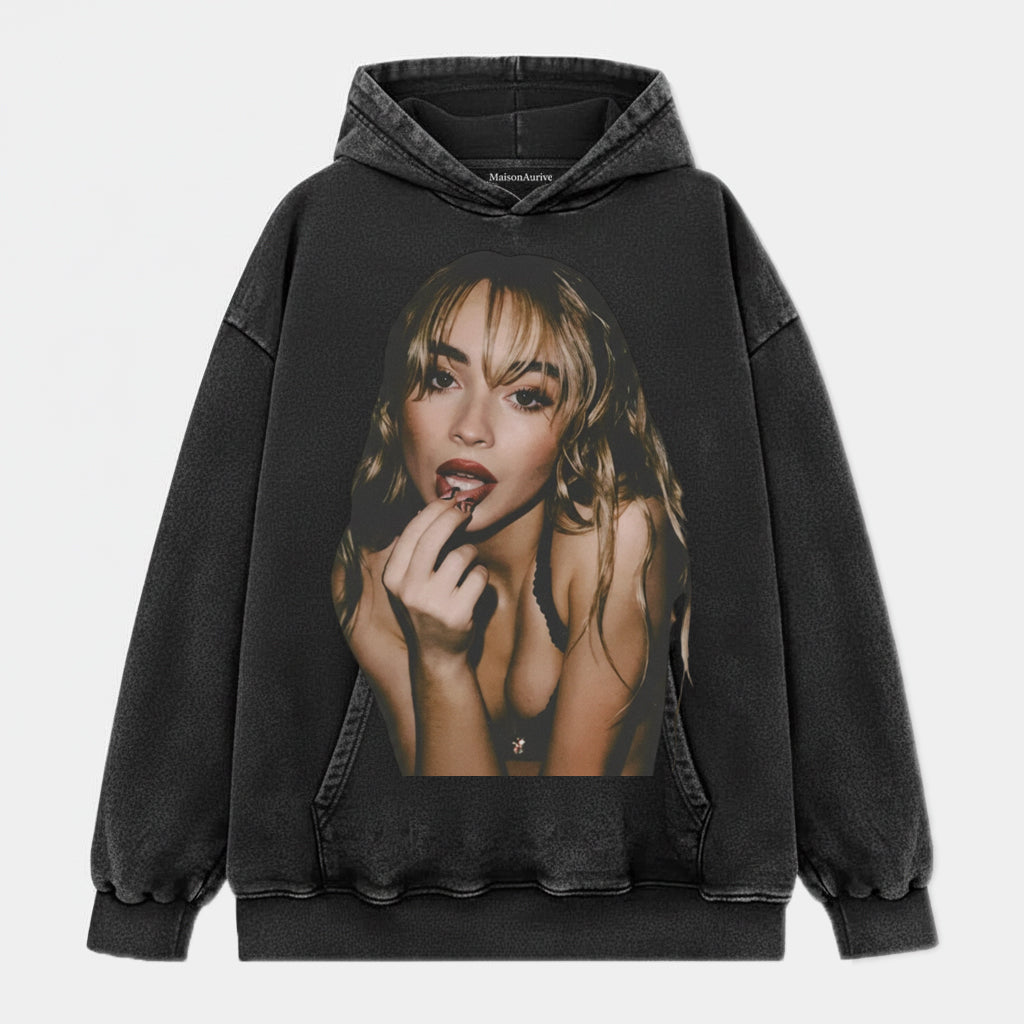 MaisonAurive Vintage gewassen houtskool T-shirt – Edgy Singer Portrait Graphic