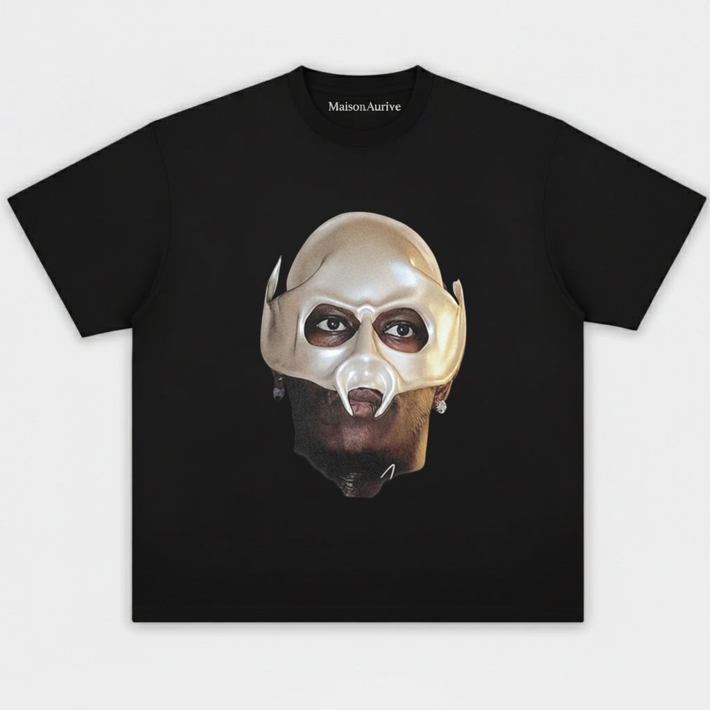 MaisonAurive Washed Edgy Tee – Gemaskerde Rapper Portret Houtskool