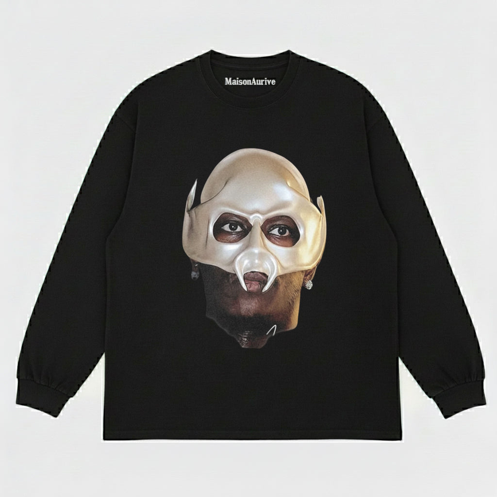 MaisonAurive Washed Edgy Tee – Gemaskerde Rapper Portret Houtskool