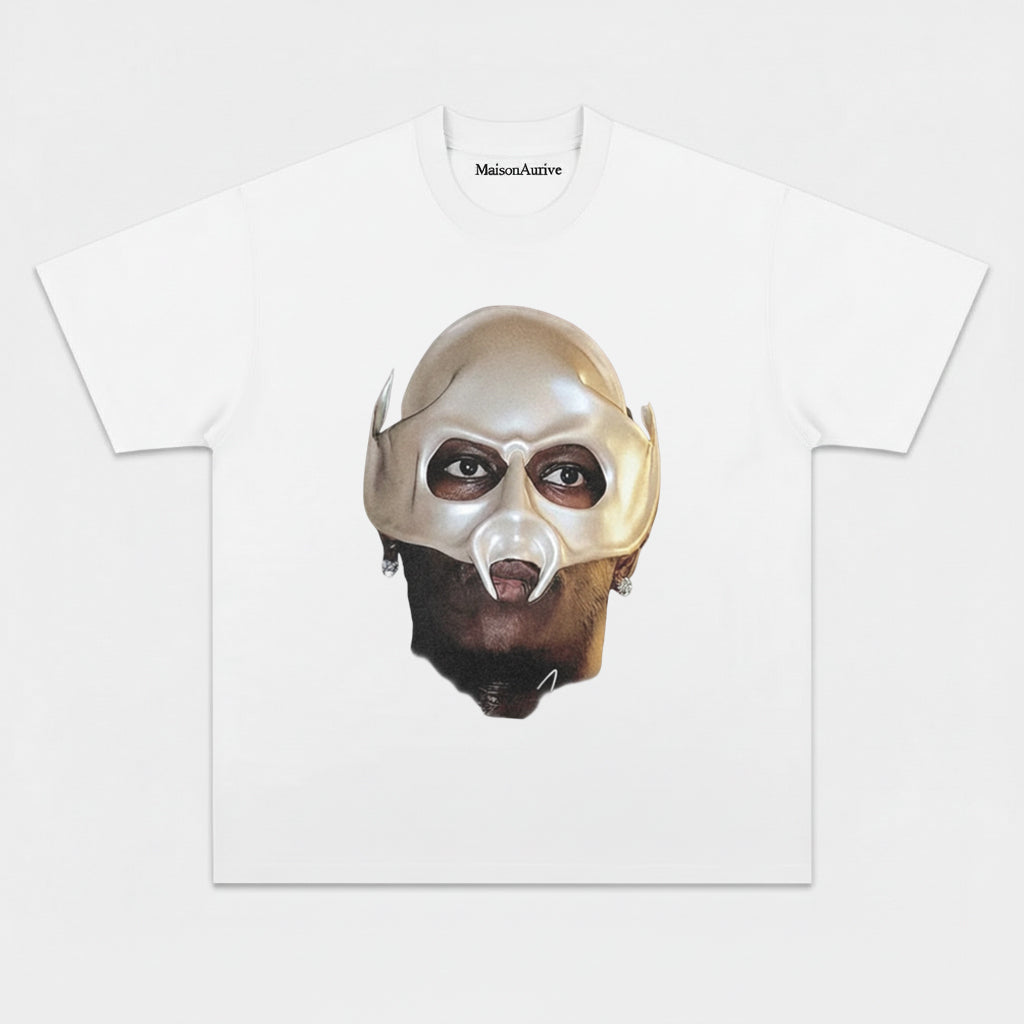 MaisonAurive Washed Edgy Tee – Gemaskerde Rapper Portret Houtskool