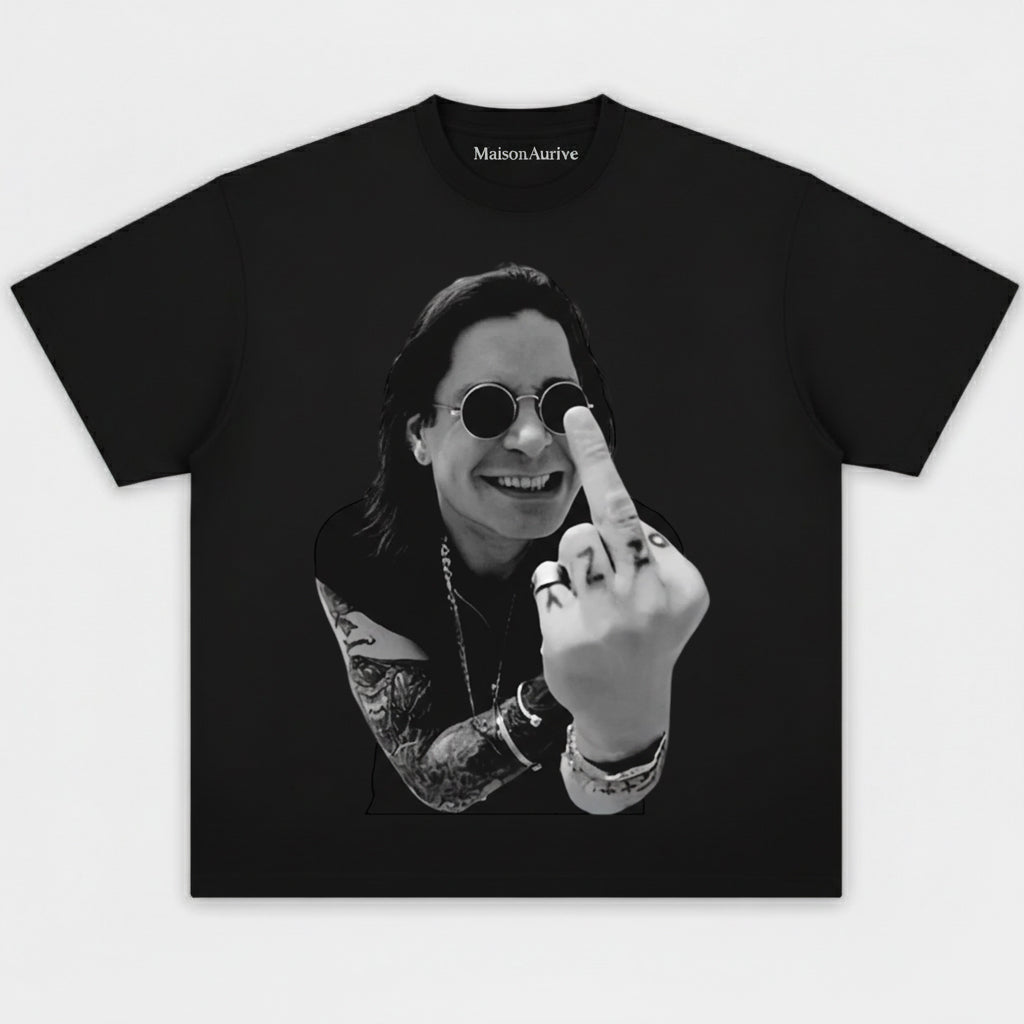 MaisonAurive ウォッシュド ブラック T シャツ – タトゥージェスチャーの象徴的なグラフィック