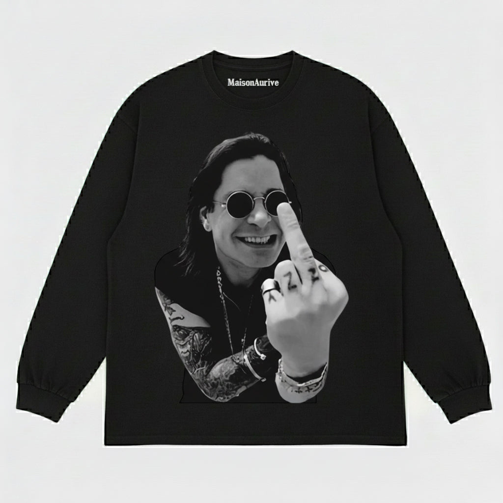 MaisonAurive ウォッシュド ブラック T シャツ – タトゥージェスチャーの象徴的なグラフィック