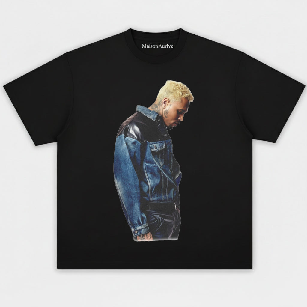 MaisonAurive ウォッシュド ブラック T シャツ – クリス ブラウン デニム ジャケット ポートレート グラフィック