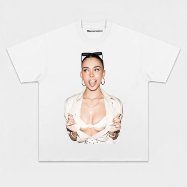 MaisonAurive ウォッシュド ヒップホップ T シャツ – ブラック |マディソン・ビールの「Tongue Out」グラフィック