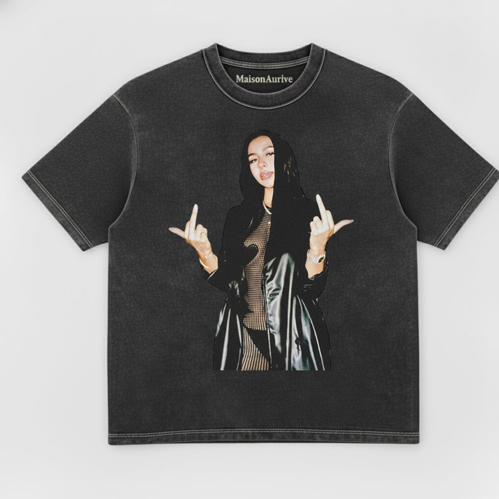 Camiseta de hip-hop lavada MaisonAurive - Retrato de gesto callejero Carbón