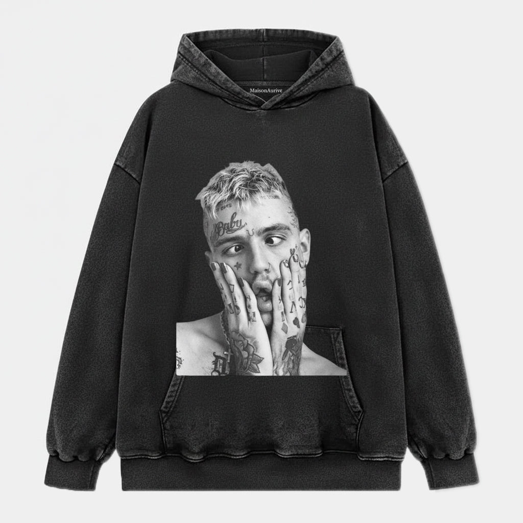 メゾンオーリヴ ヴィンテージウォッシュドTシャツ：ダークタトゥー & ムードポートレート チャコール