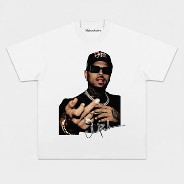 MaisonAurive Washed Hip-Hop Tee – Chain Gesture Portrait Waterwashed Charcoal