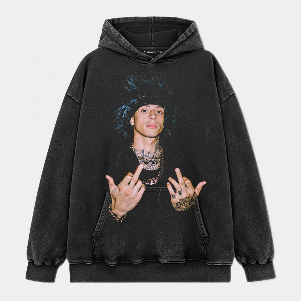 MaisonAurive 워시드 힙합 티셔츠 – 펑크 헤어 문신 제스처 포트레이트 워터워시 차콜