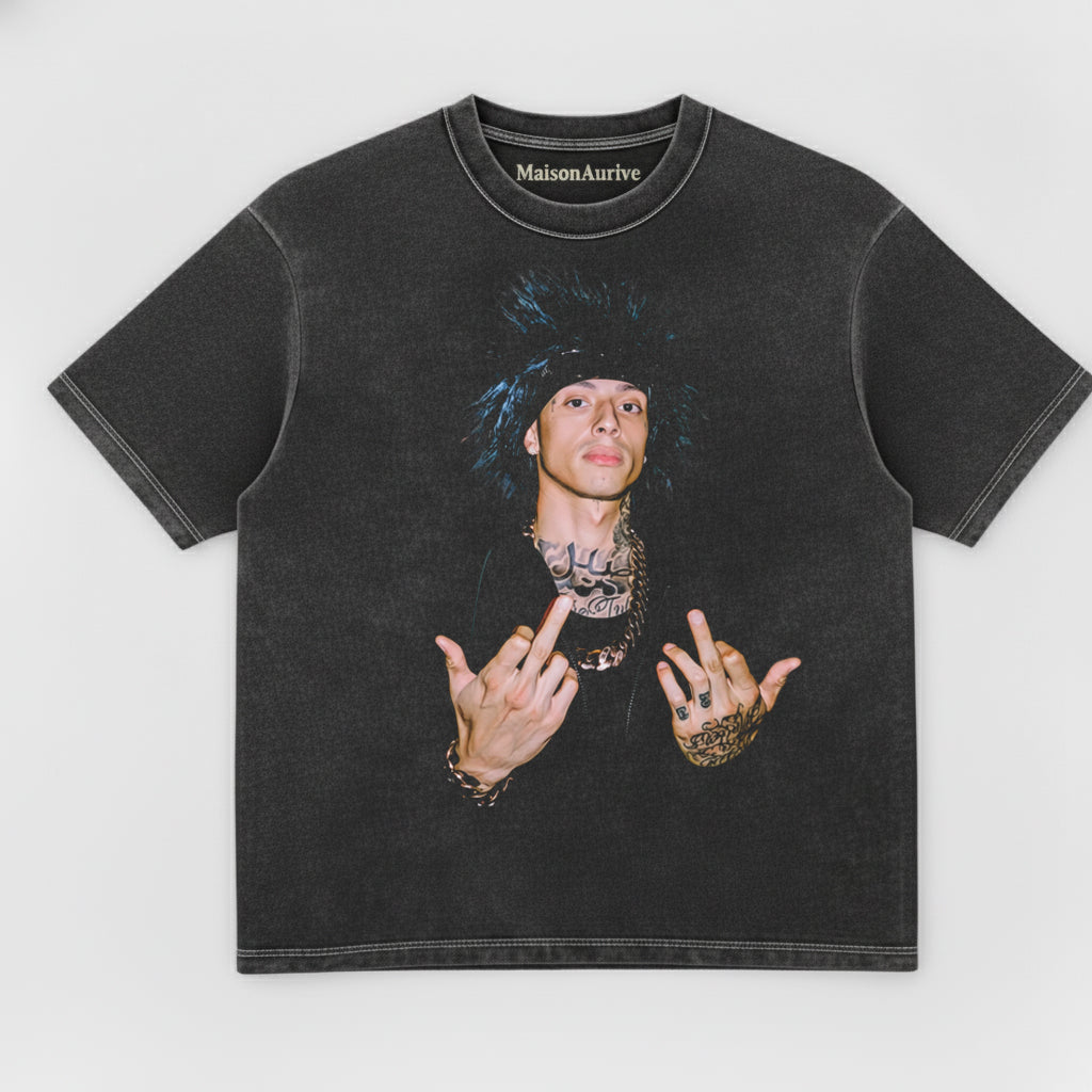 MaisonAurive 워시드 힙합 티셔츠 – 펑크 헤어 문신 제스처 포트레이트 워터워시 차콜