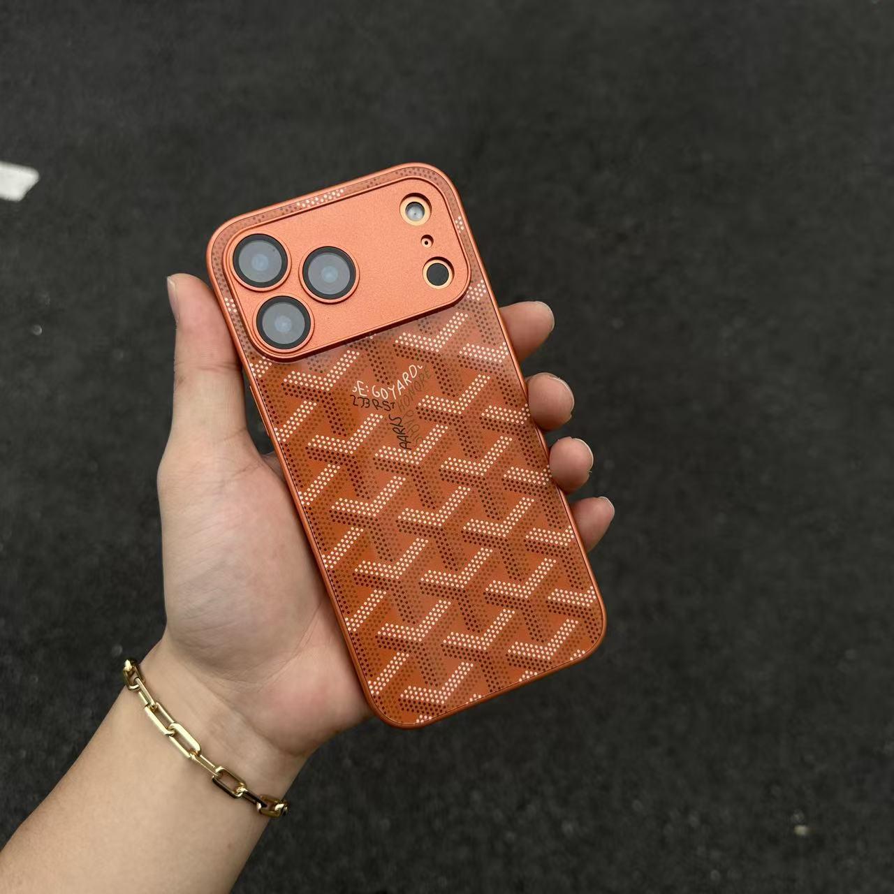 G-Y حافظة iPhone بحرف هندسي فاخر